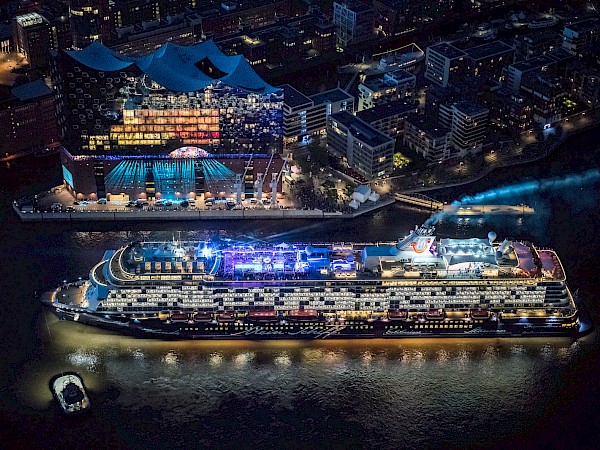 A unity of sound and light: Elbphilharmonie Hamburg launches “Mein Schiff 6” cruise liner
