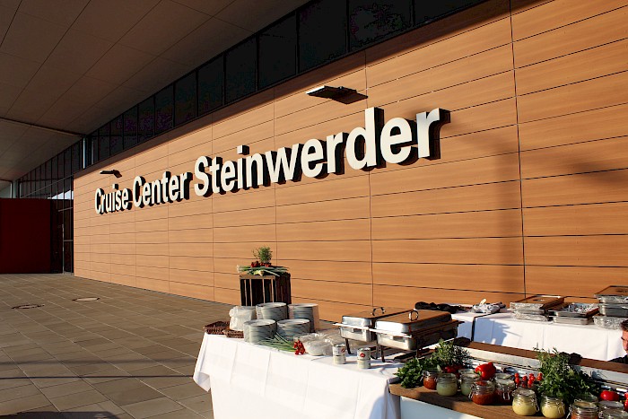 Rent our Cruise Centre Steinwerder as Event Location